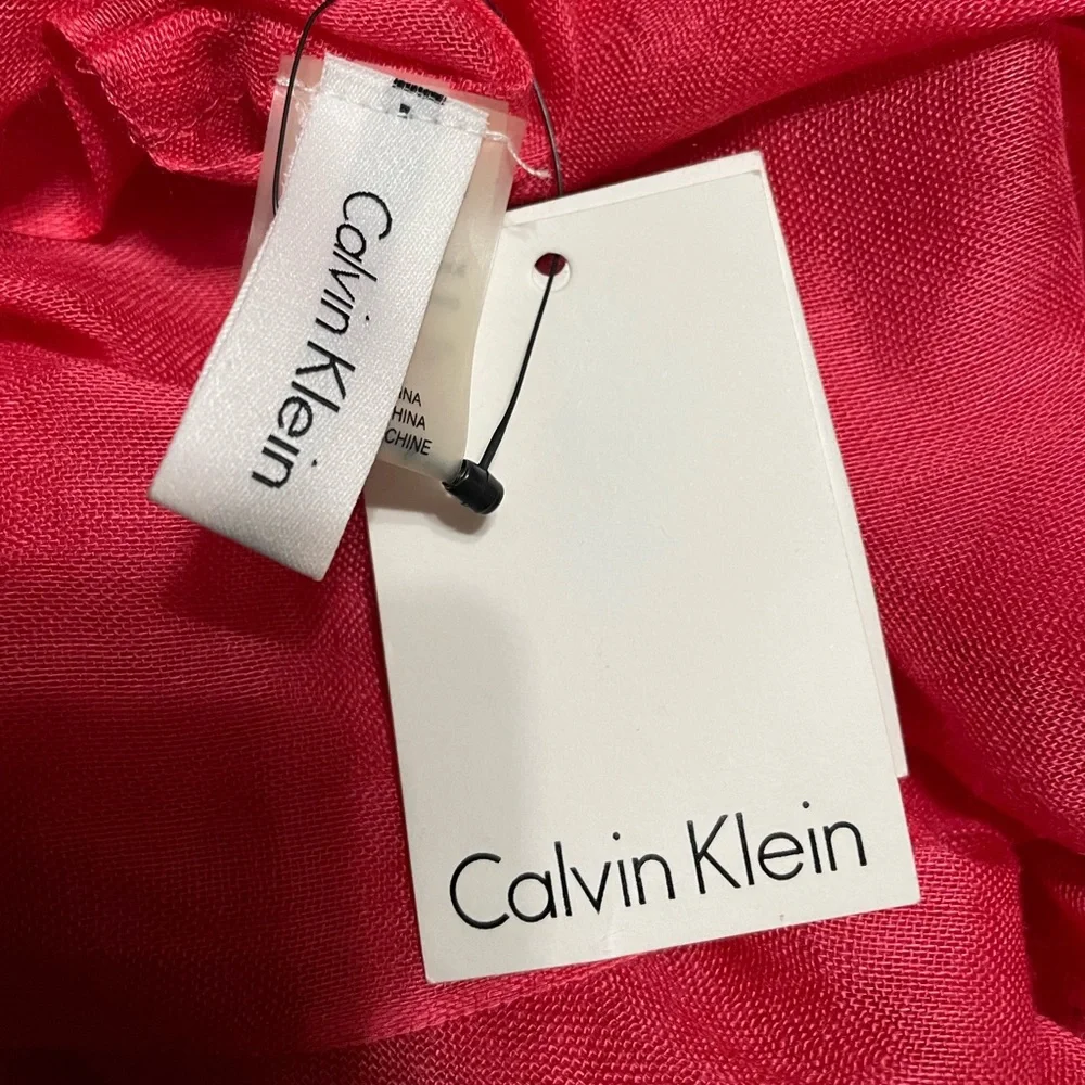 Calvin Klein scarf Women’s‎ Infinity Loop Coral Lightweight Gold Emblem NWT